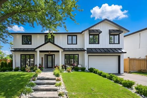 2212 Urwin Crescent Oakville ON L6L 2T2