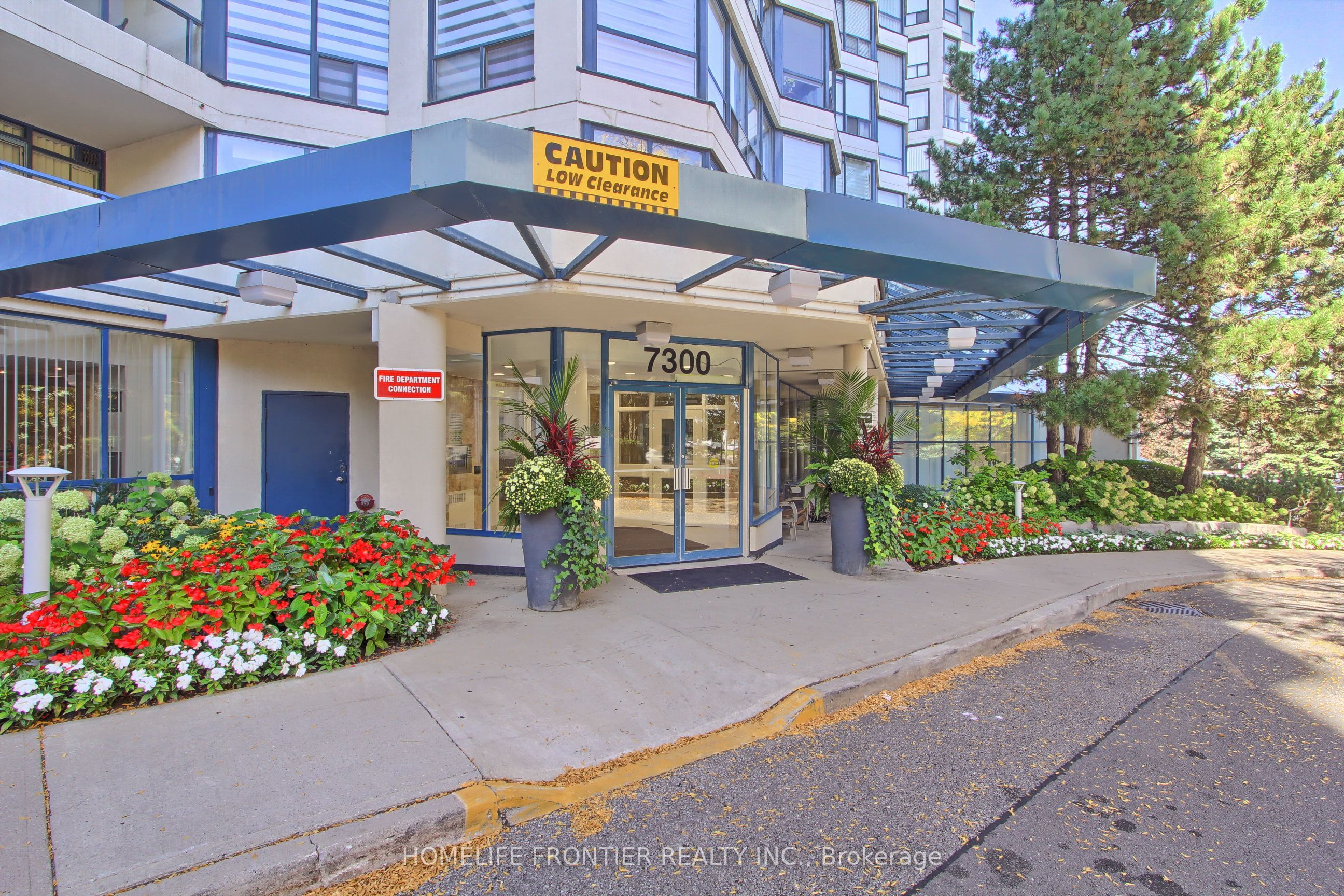 7300 Yonge Street 411