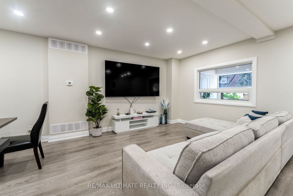 Photo of 47 Mahoney Avenue, Toronto, ON M6M 2H5 (MLS # W12614720)