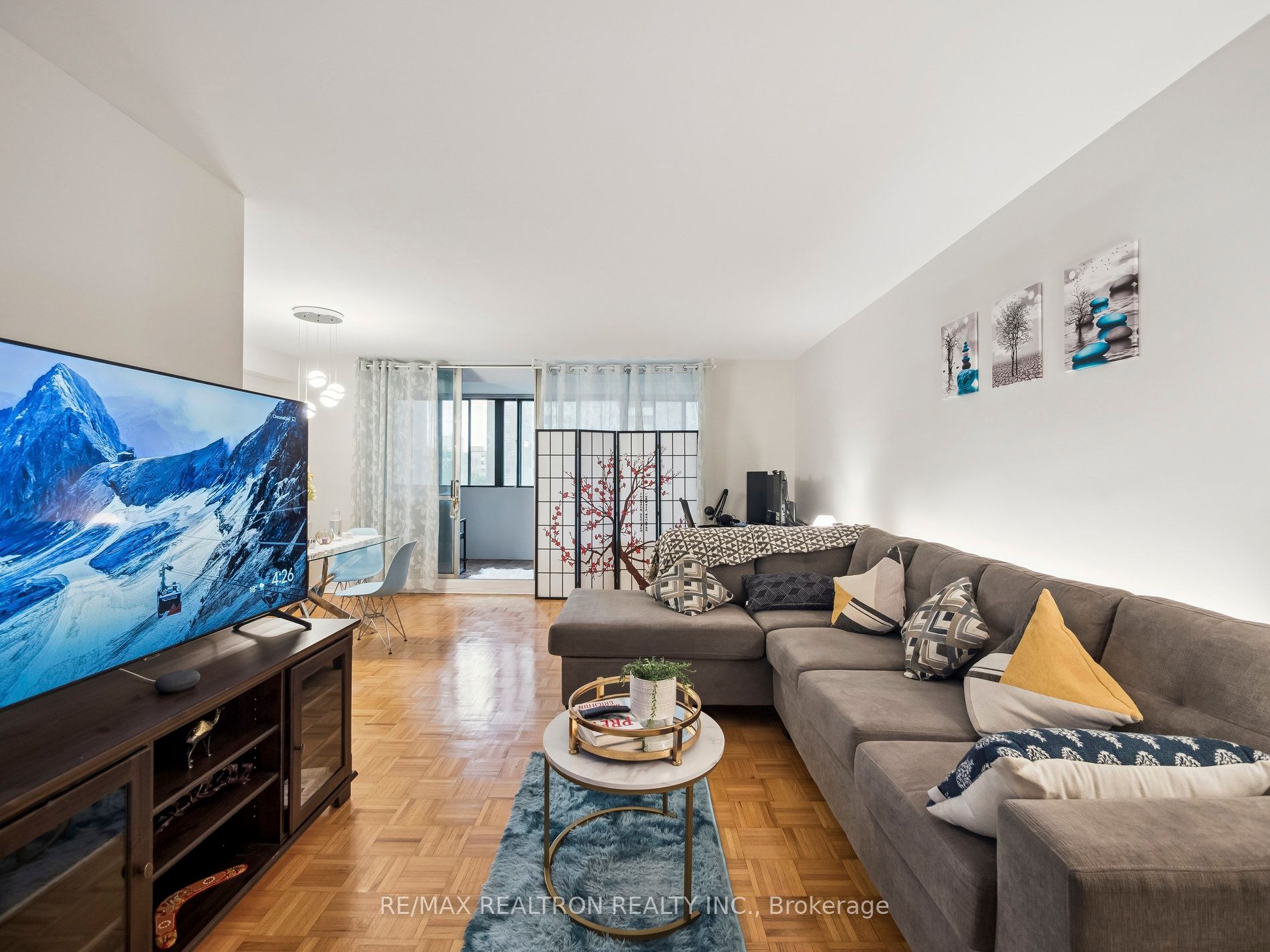 5 Massey Square 502