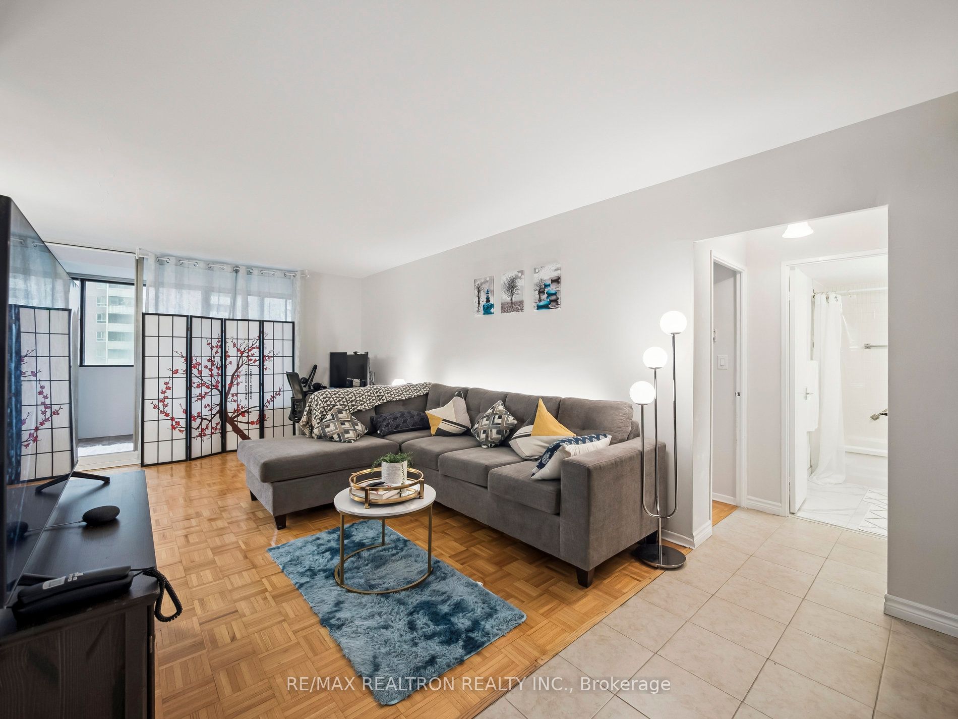 5 Massey Square 502