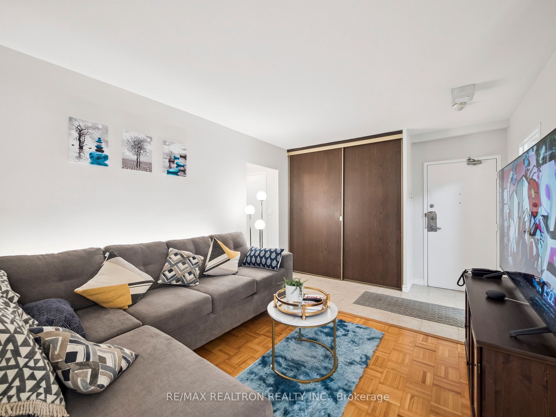 5 Massey Square 502