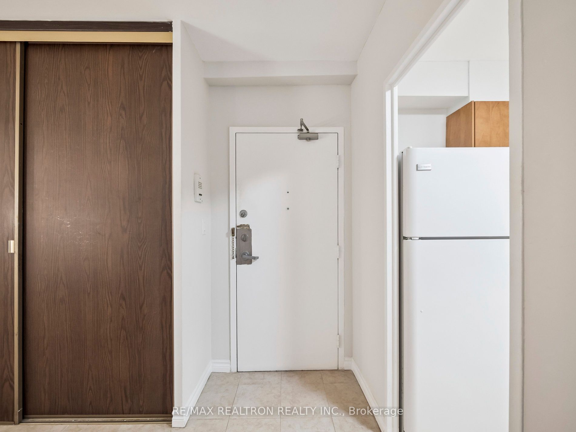 5 Massey Square 502