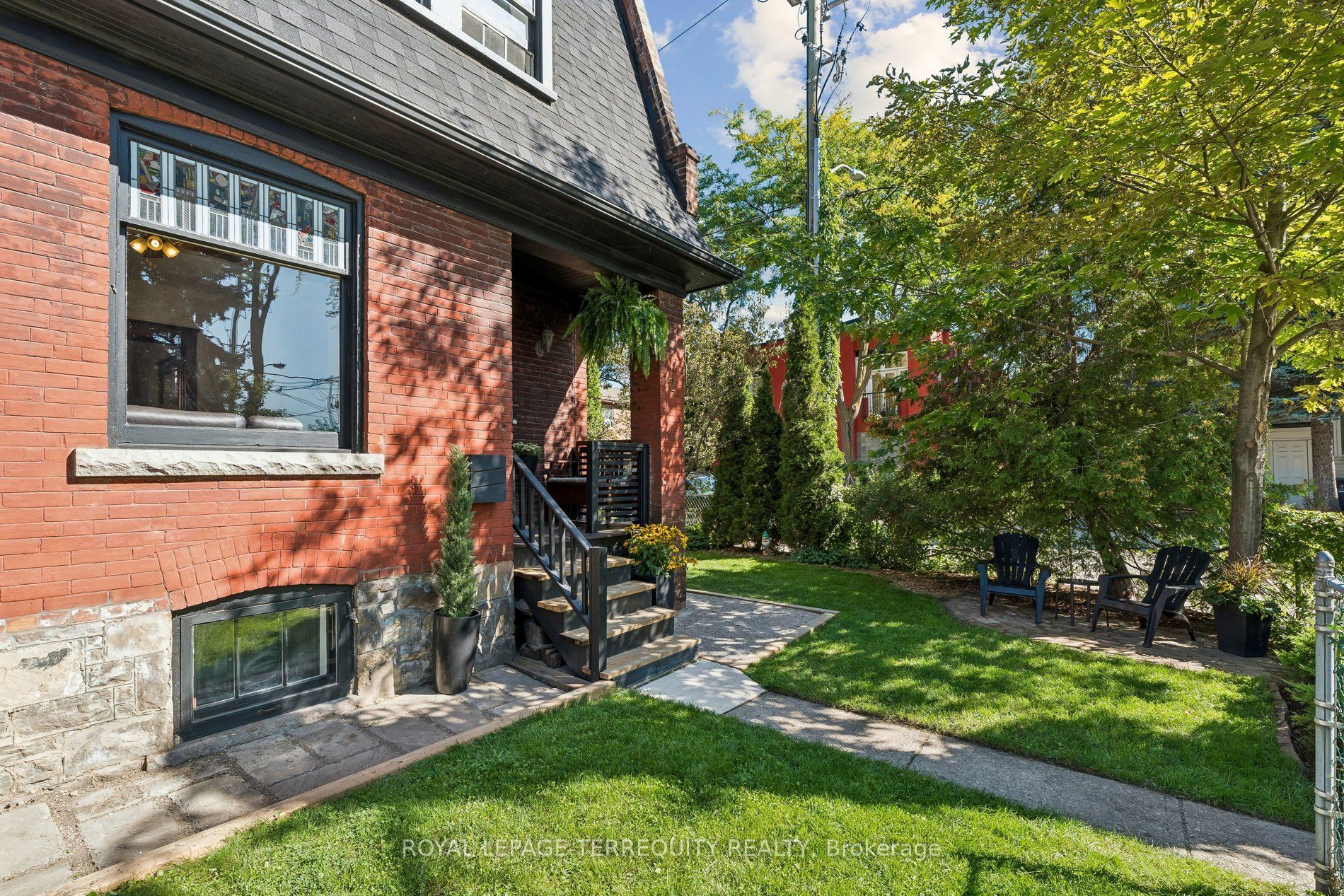 2 Wright Avenue