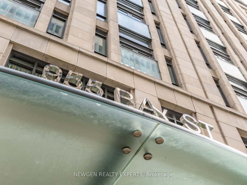 Photo of 955 Bay Street #208, Toronto, ON M5S 2A2 (MLS # C12537154)