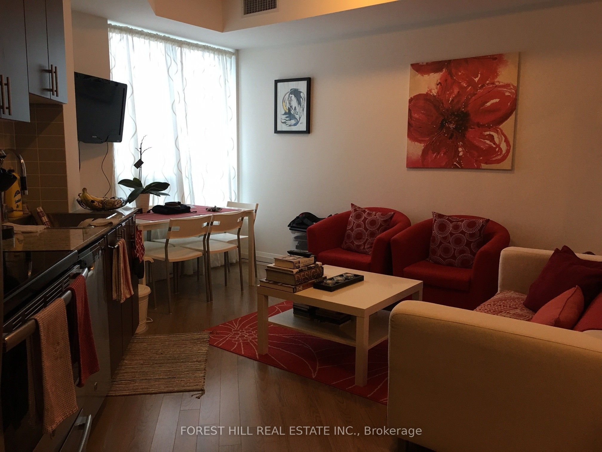 7161 Yonge Street 621