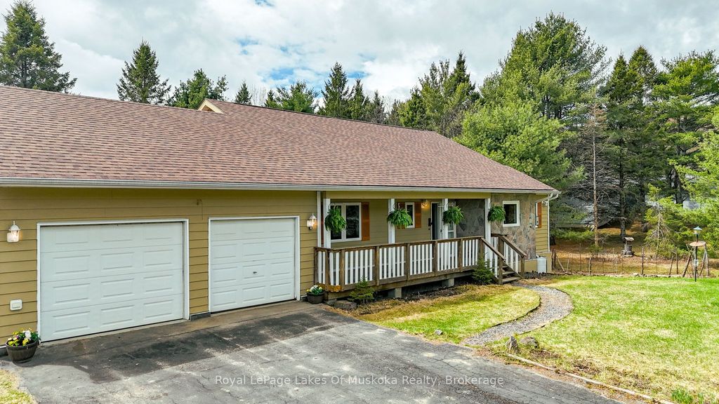 Photo of 19 Glencairn Crescent, Huntsville, ON P1H 2J4 (MLS # X13078486)