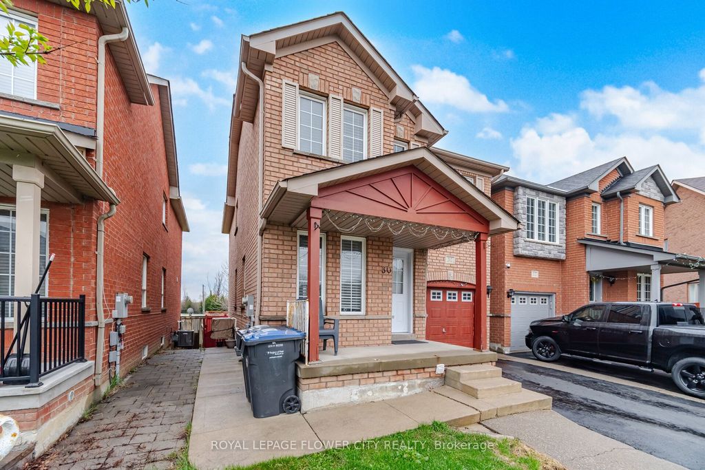 Photo of 30 Ridgefield Court, Brampton, ON L6P 1B4 (MLS # W13046100)