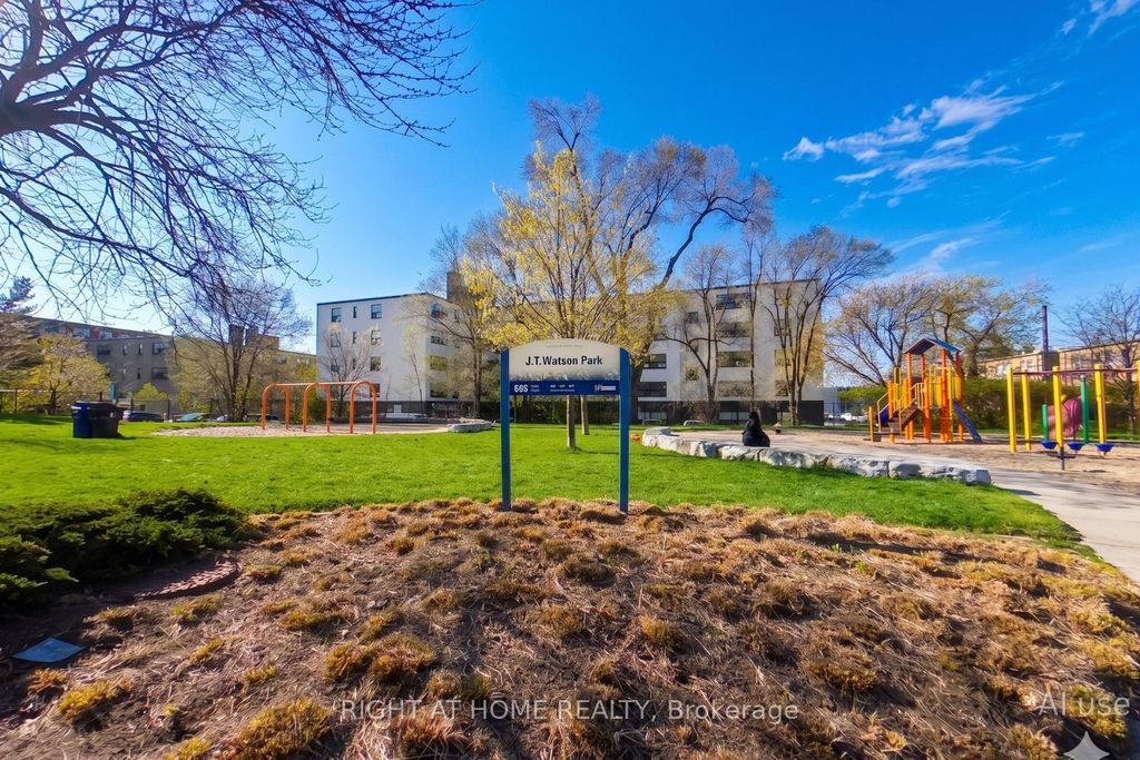 Photo of 602 Ridelle Avenue, Toronto, ON M6B 1K9 (MLS # W13066722)