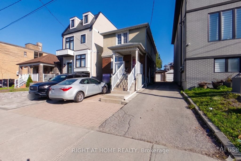 Photo of 602 Ridelle Avenue, Toronto, ON M6B 1K9 (MLS # W13066722)