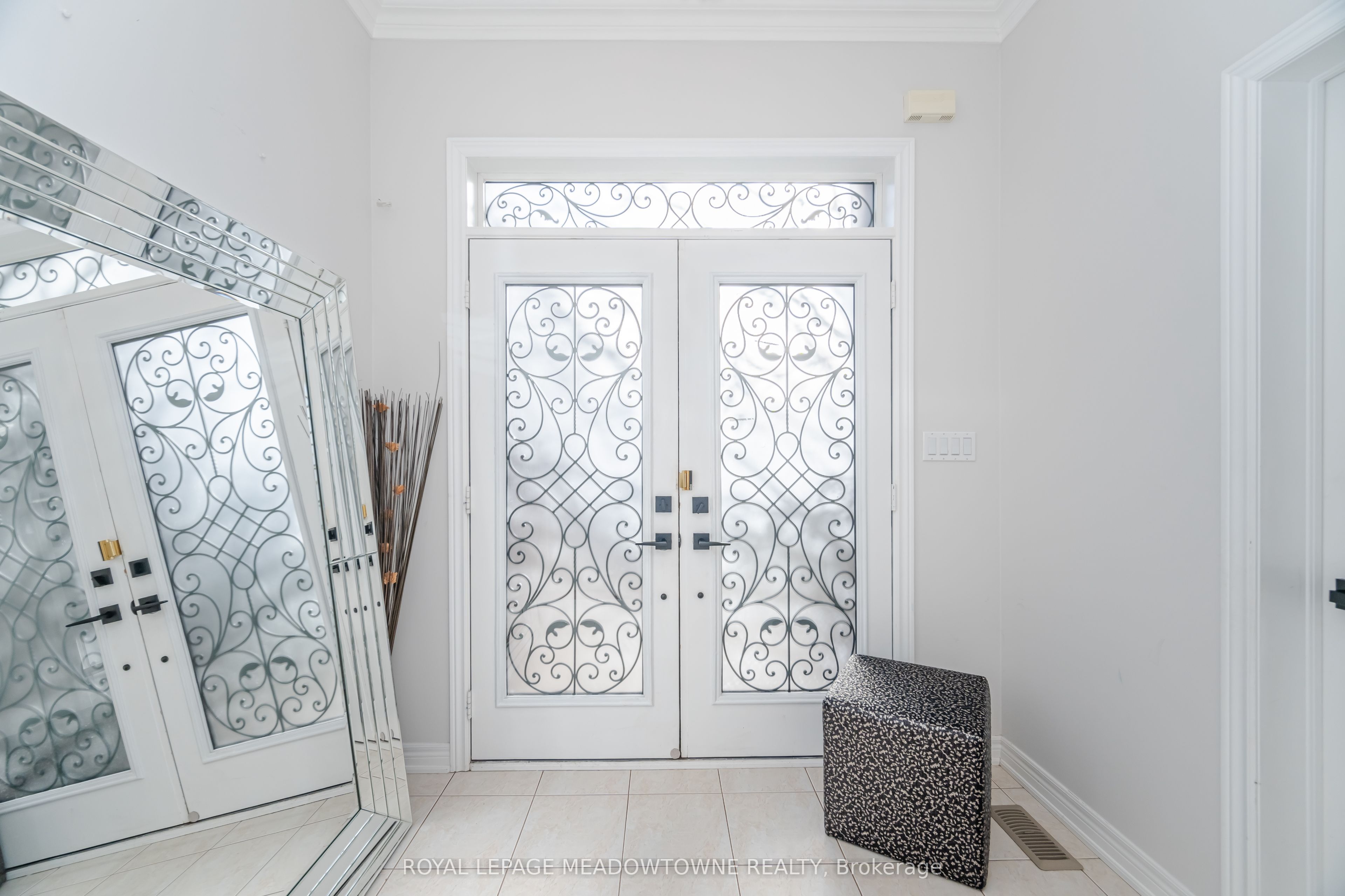 2459 Meadowridge Drive