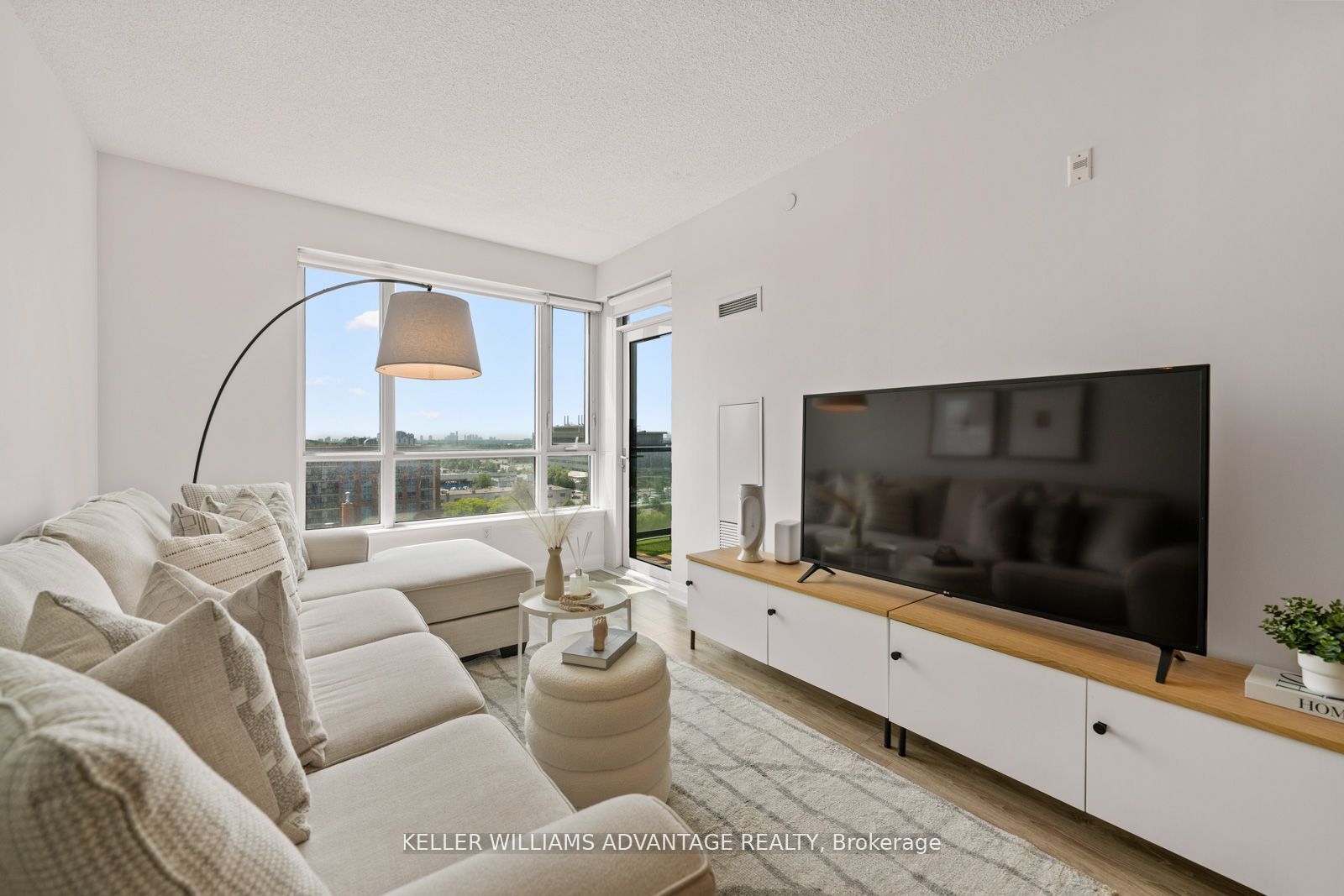 2800 Keele Street 813