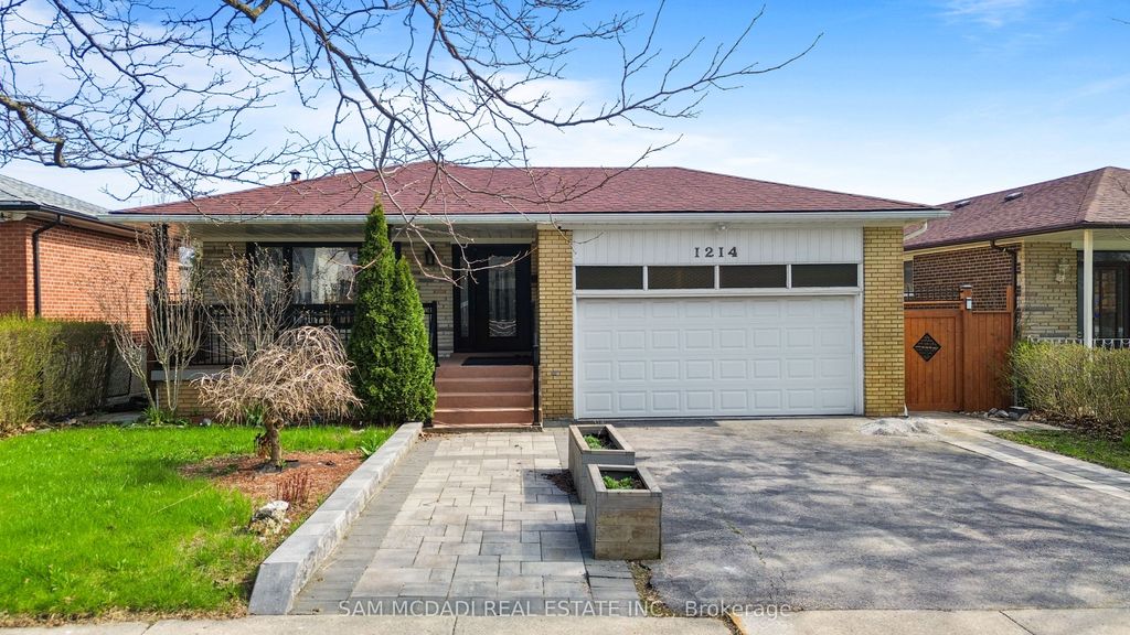 Photo of 1214 Conyers Crescent, Mississauga, ON L5C 1K1 (MLS # W13075920)