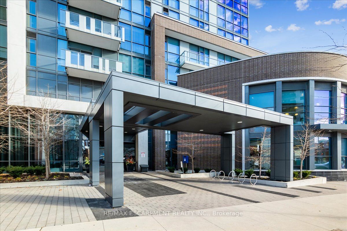 1 Hurontario Street 316