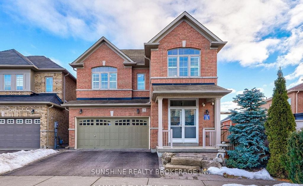 Photo of 7 Cecil Crescent, Whitchurch-Stouffville, ON L4A 1T3 (MLS # N12744636)
