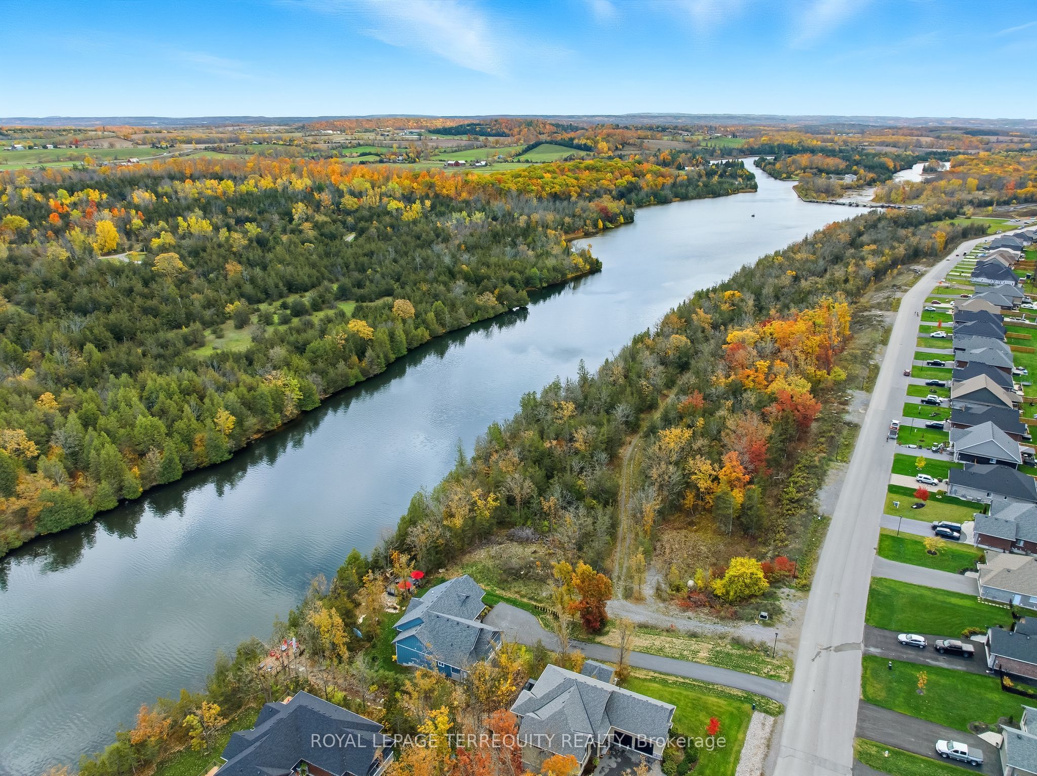 5 Riverside Trail