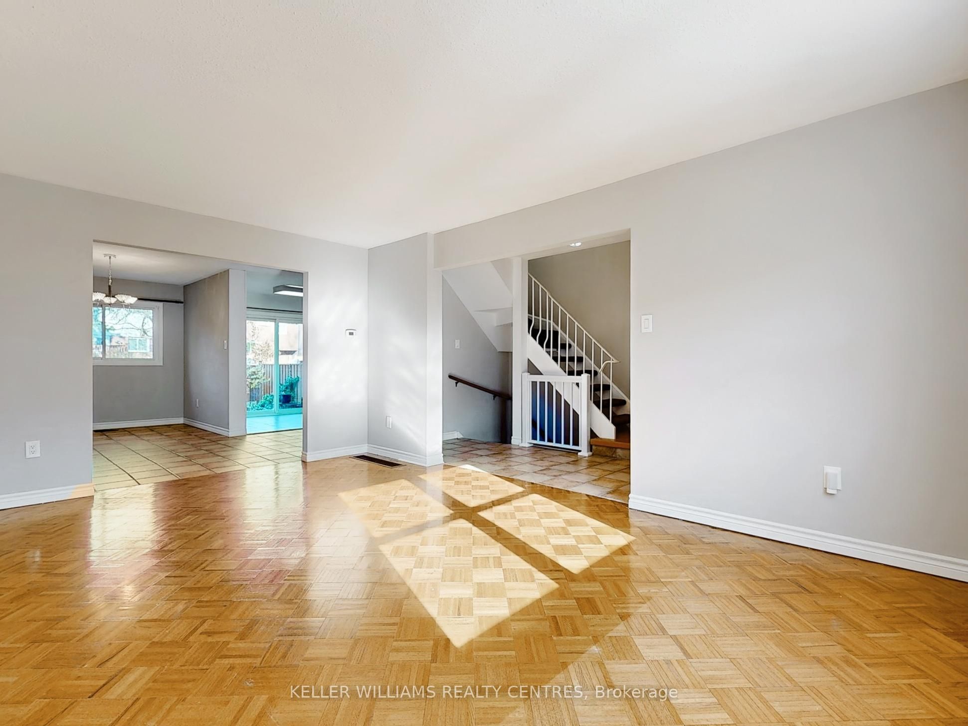 2825 Gananoque Drive 43