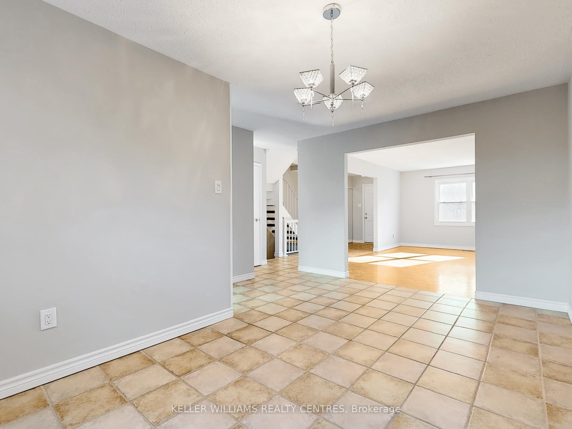 2825 Gananoque Drive 43