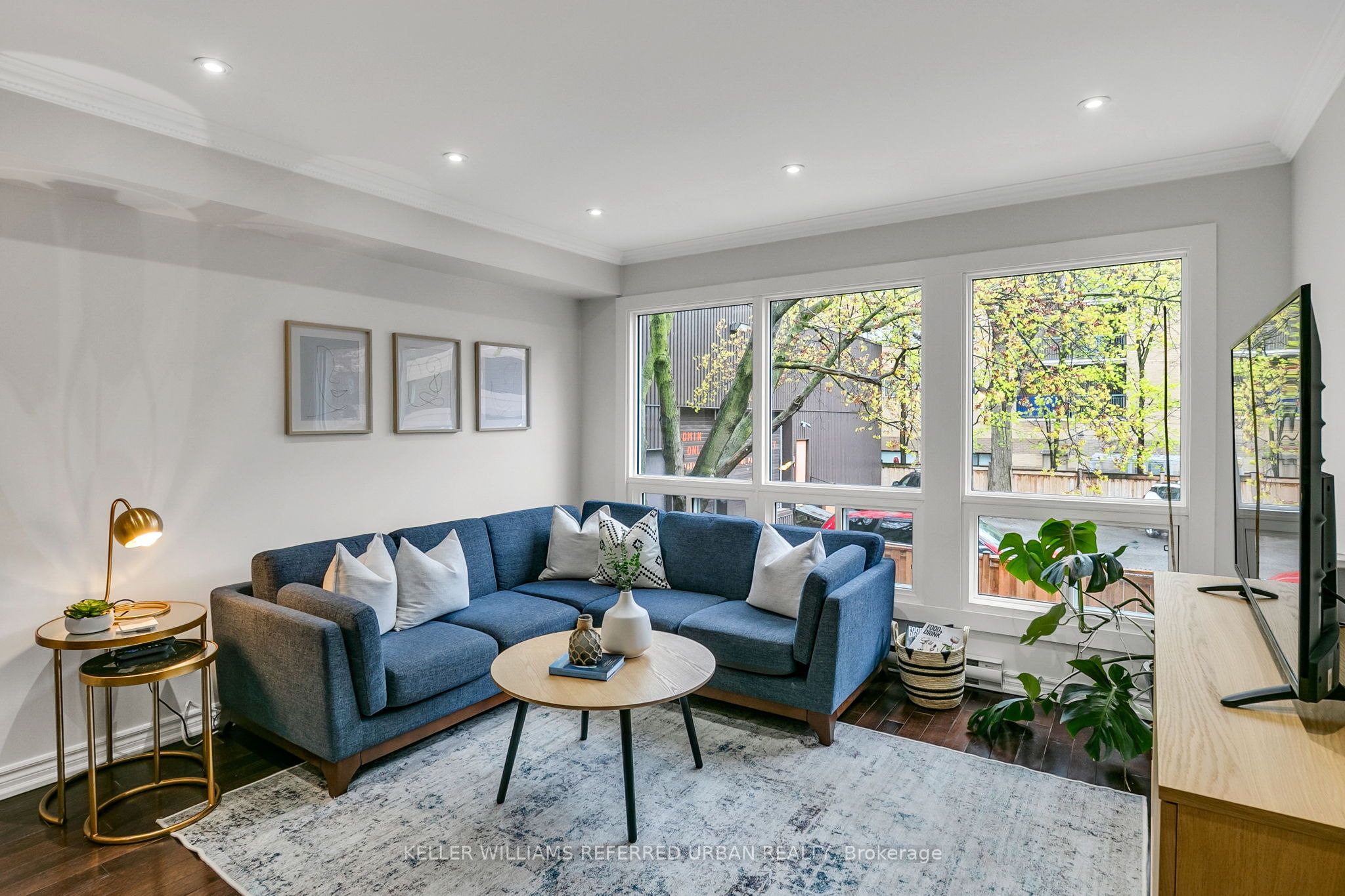 1209 Queen Street E 35