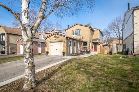 833 Laurier Avenue Milton ON L9T 4H4