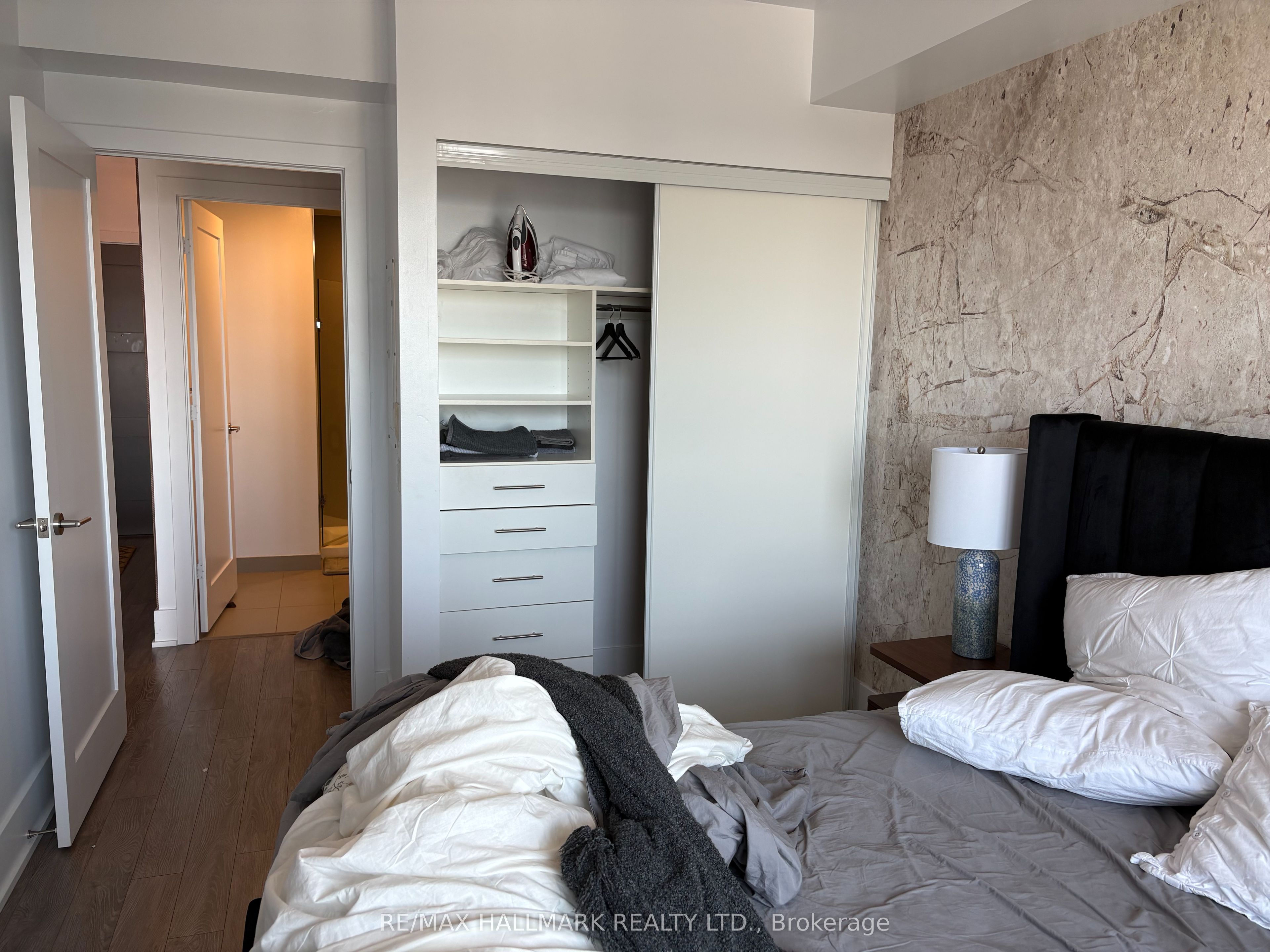 300 Front Street W 3513