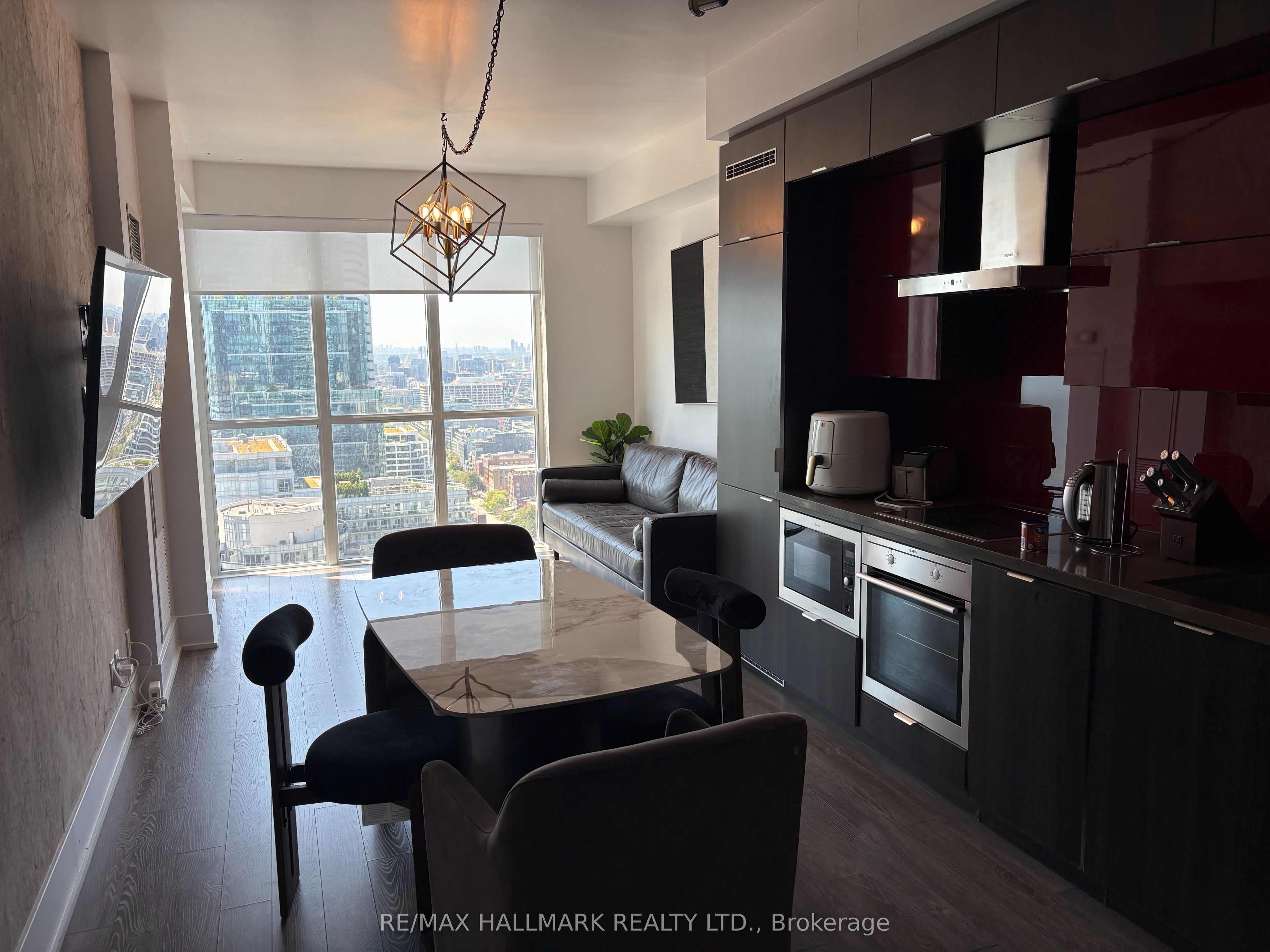 300 Front Street W 3513