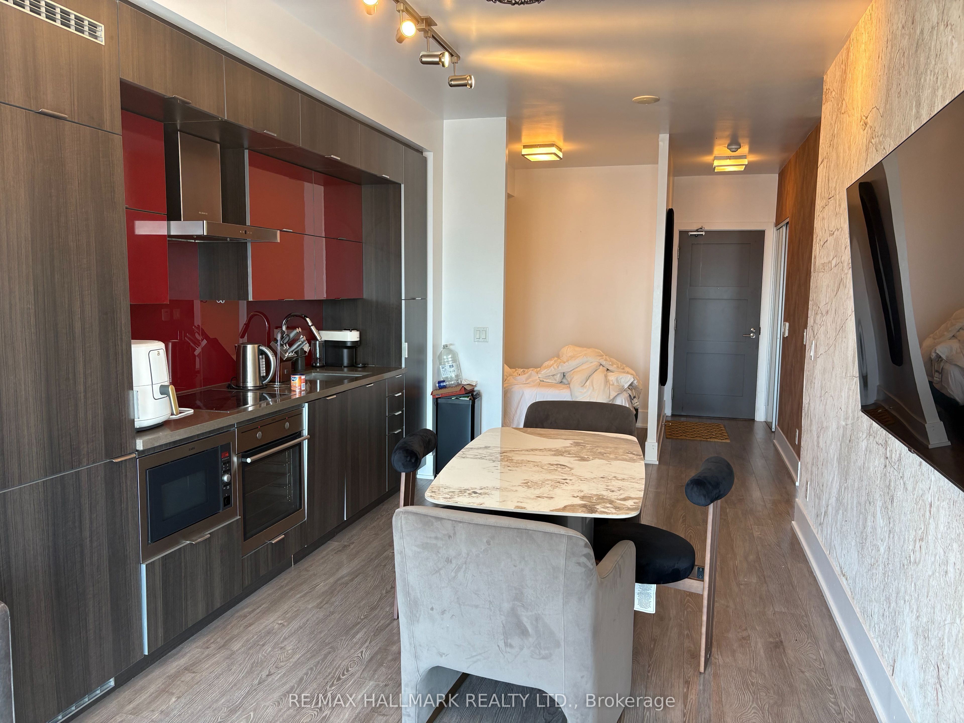 300 Front Street W 3513
