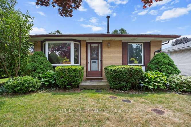 Photo of 27 Villeneuve Crescent, London East, ON N5V 1M7 (MLS # X13585882)