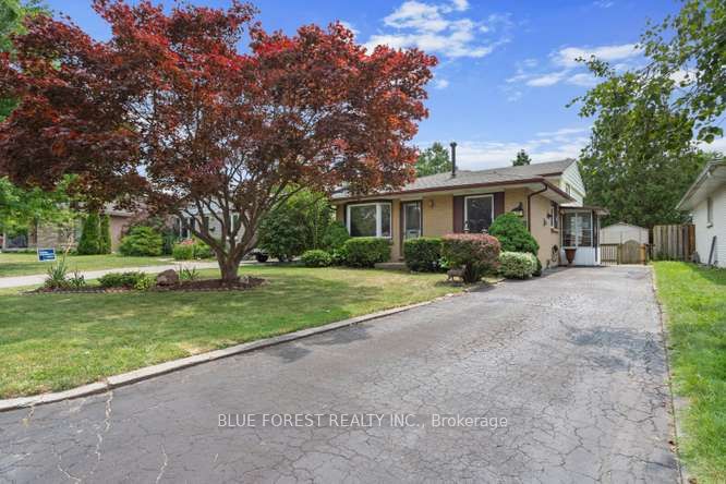Photo of 27 Villeneuve Crescent, London East, ON N5V 1M7 (MLS # X13585882)