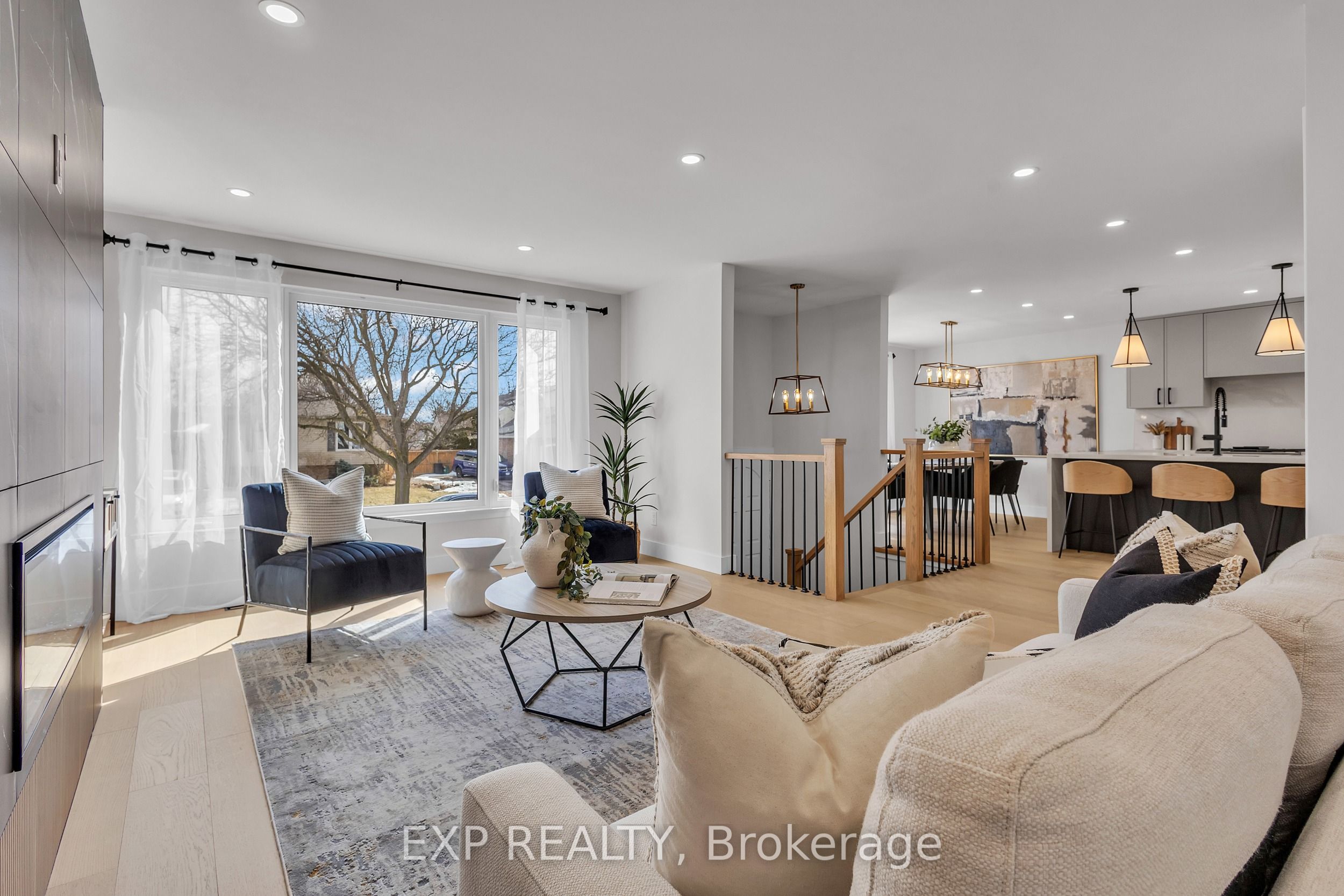 4185 Sutherland Crescent