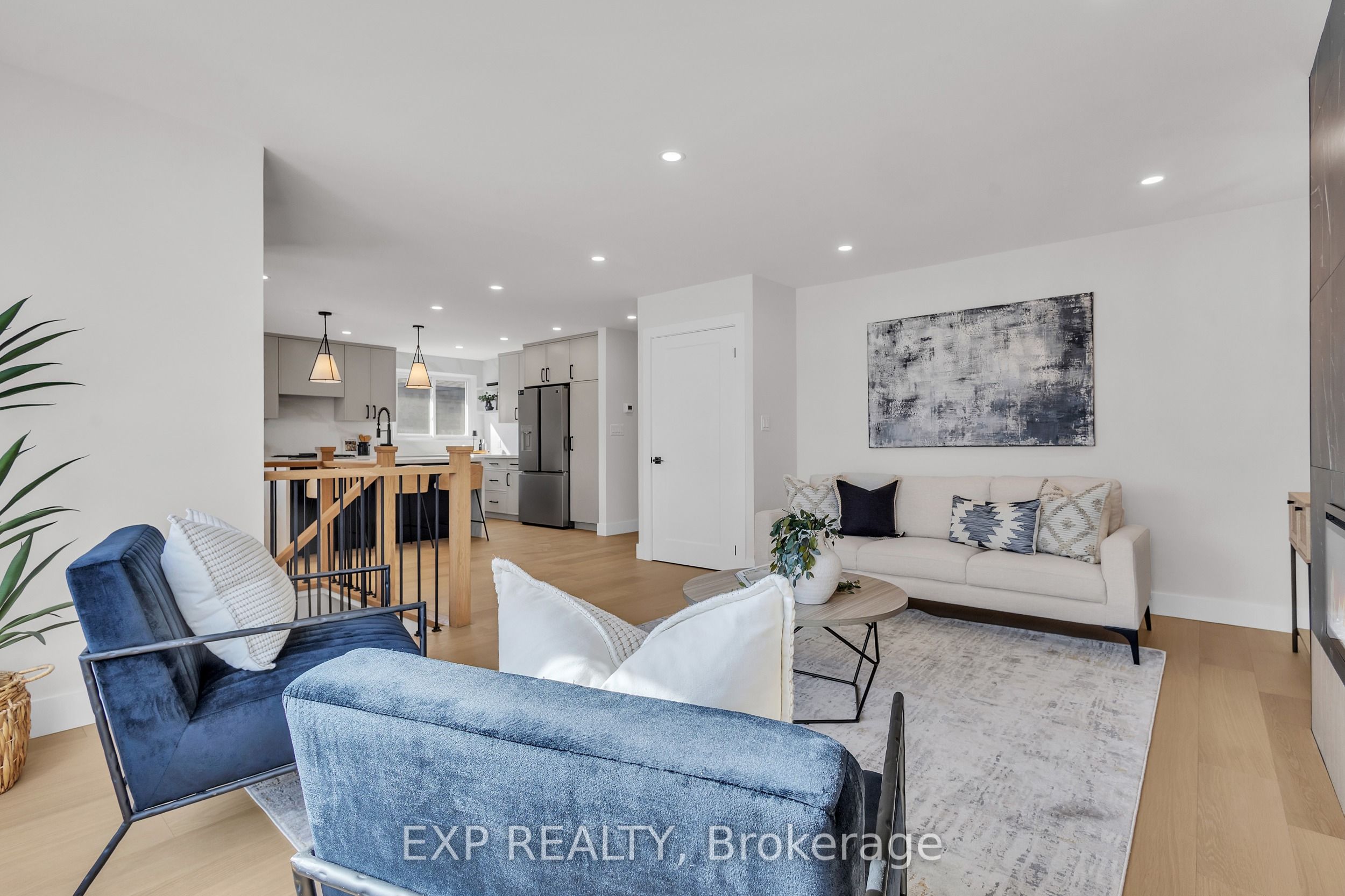 4185 Sutherland Crescent