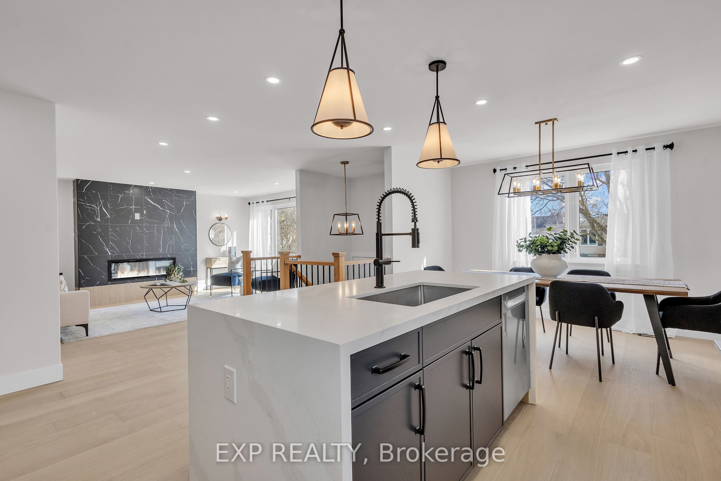 4185 Sutherland Crescent