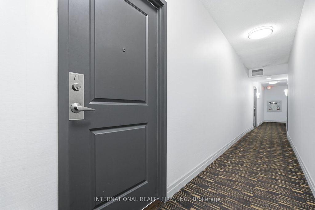 Photo of 628 Fleet Street #711, Toronto, ON M5V 1A8 (MLS # C13583110)