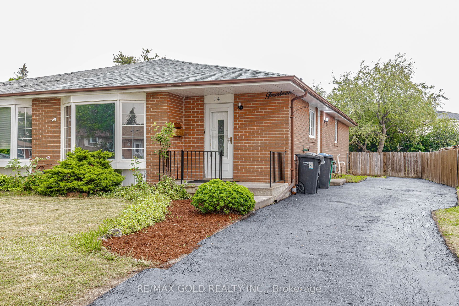 14 FLAMINGO Crescent