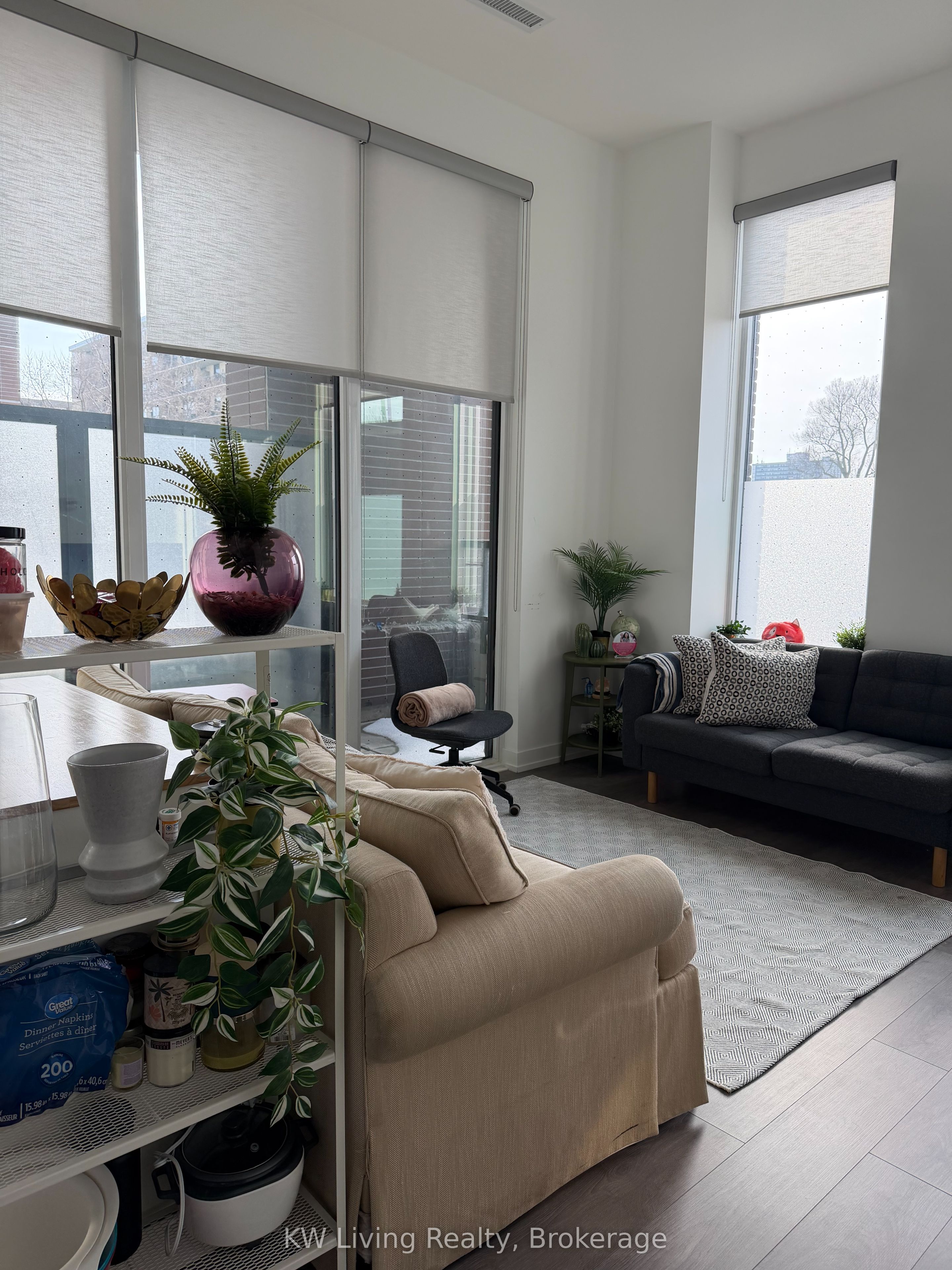 270 Dufferin Street 211