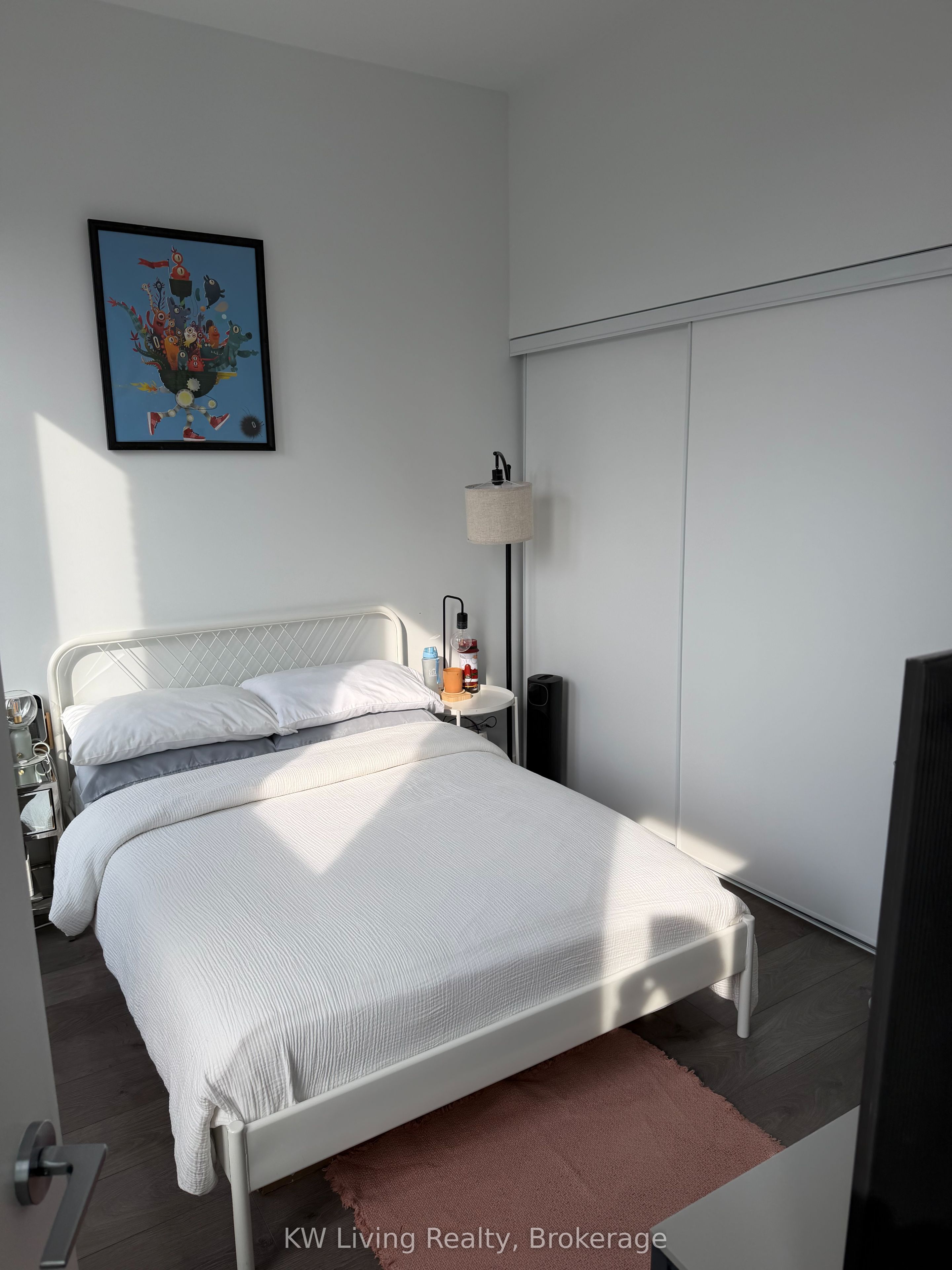 270 Dufferin Street 211