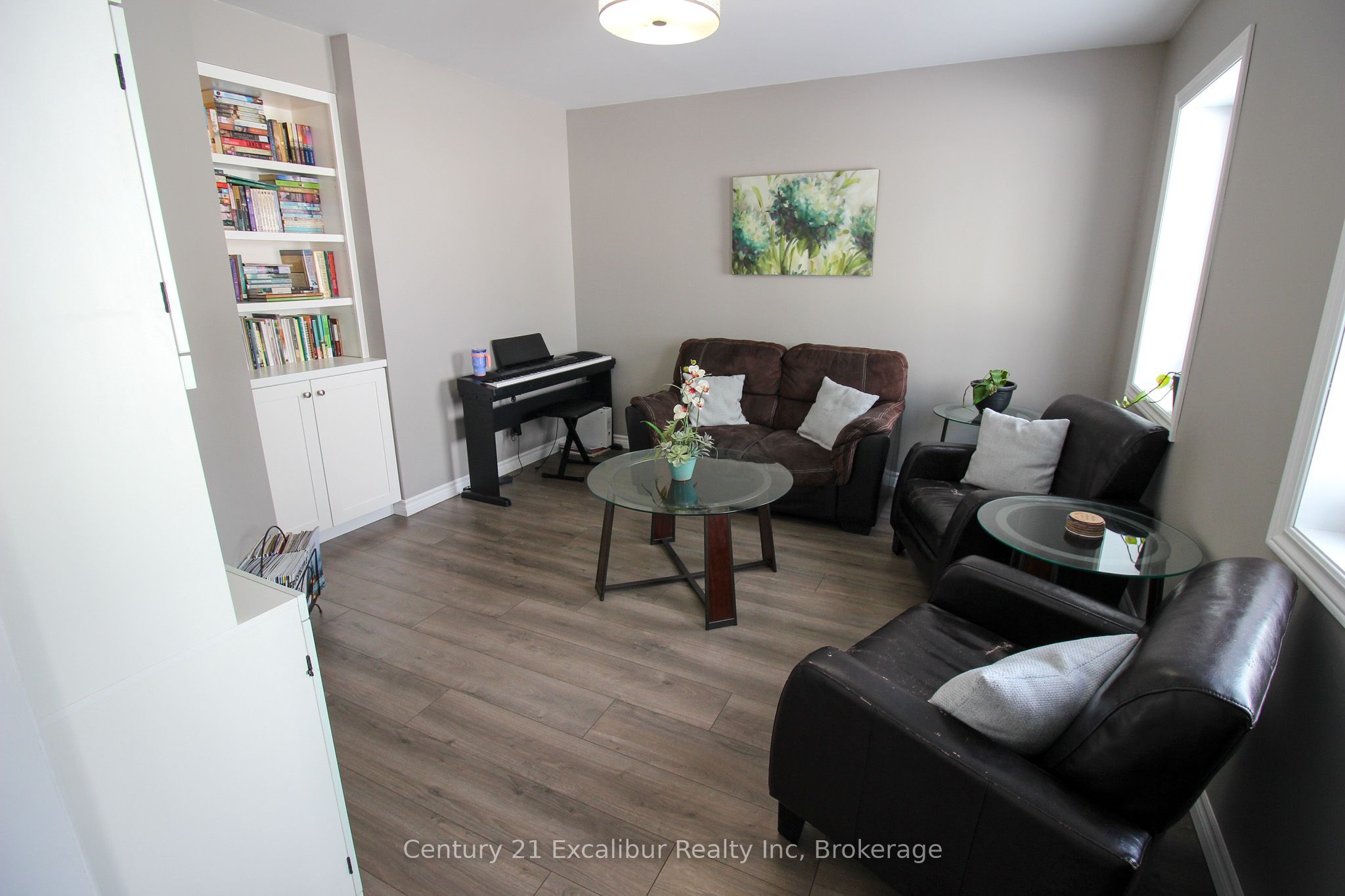 7104 Sixth line Road W