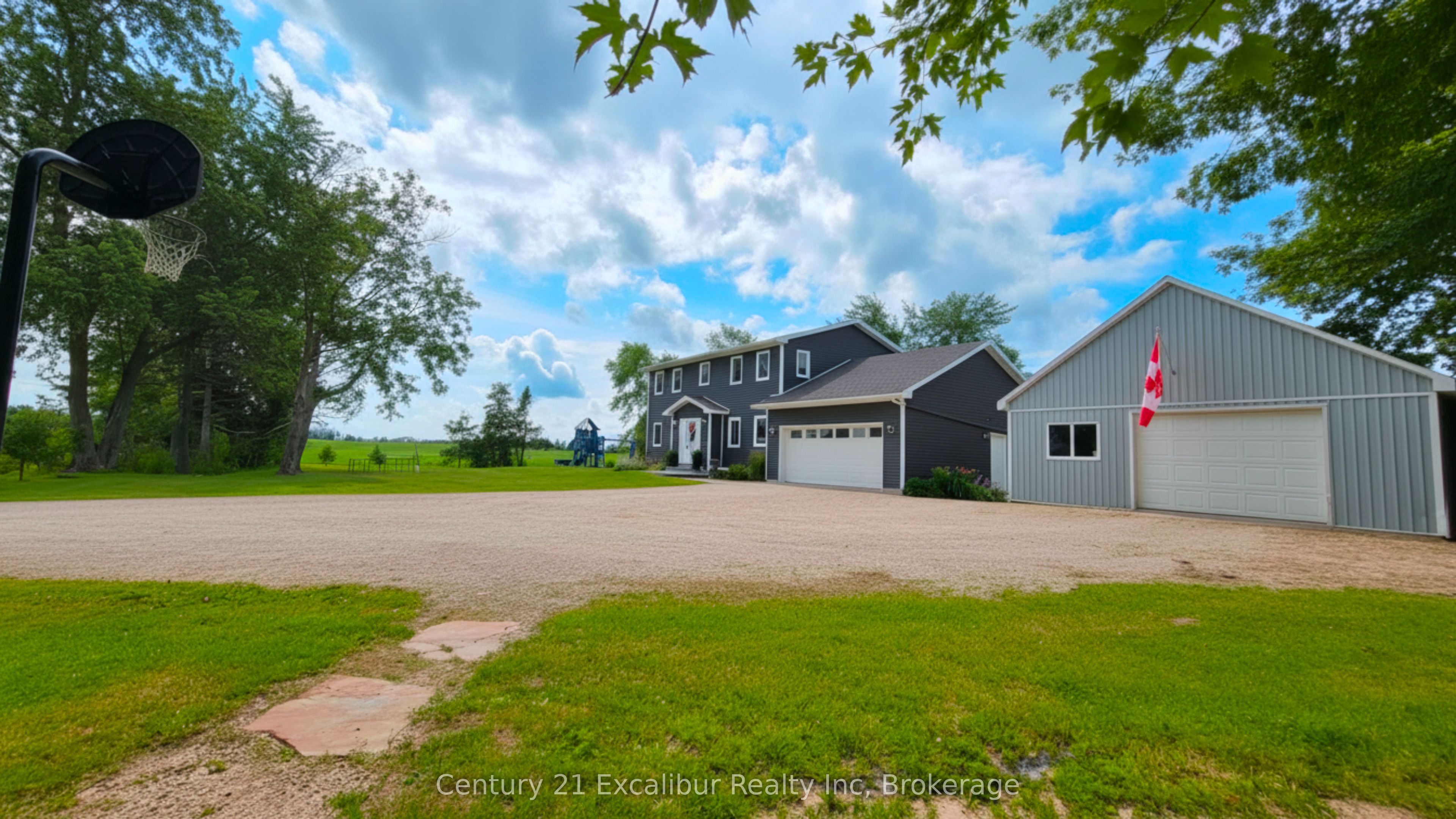 7104 Sixth line Road W