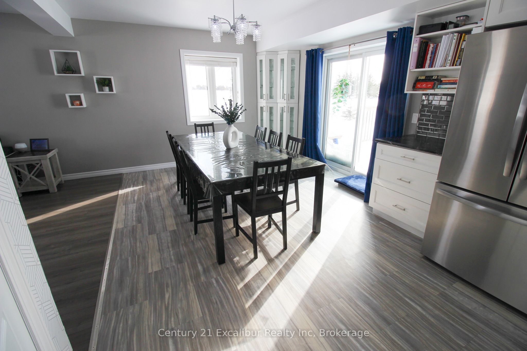 7104 Sixth line Road W