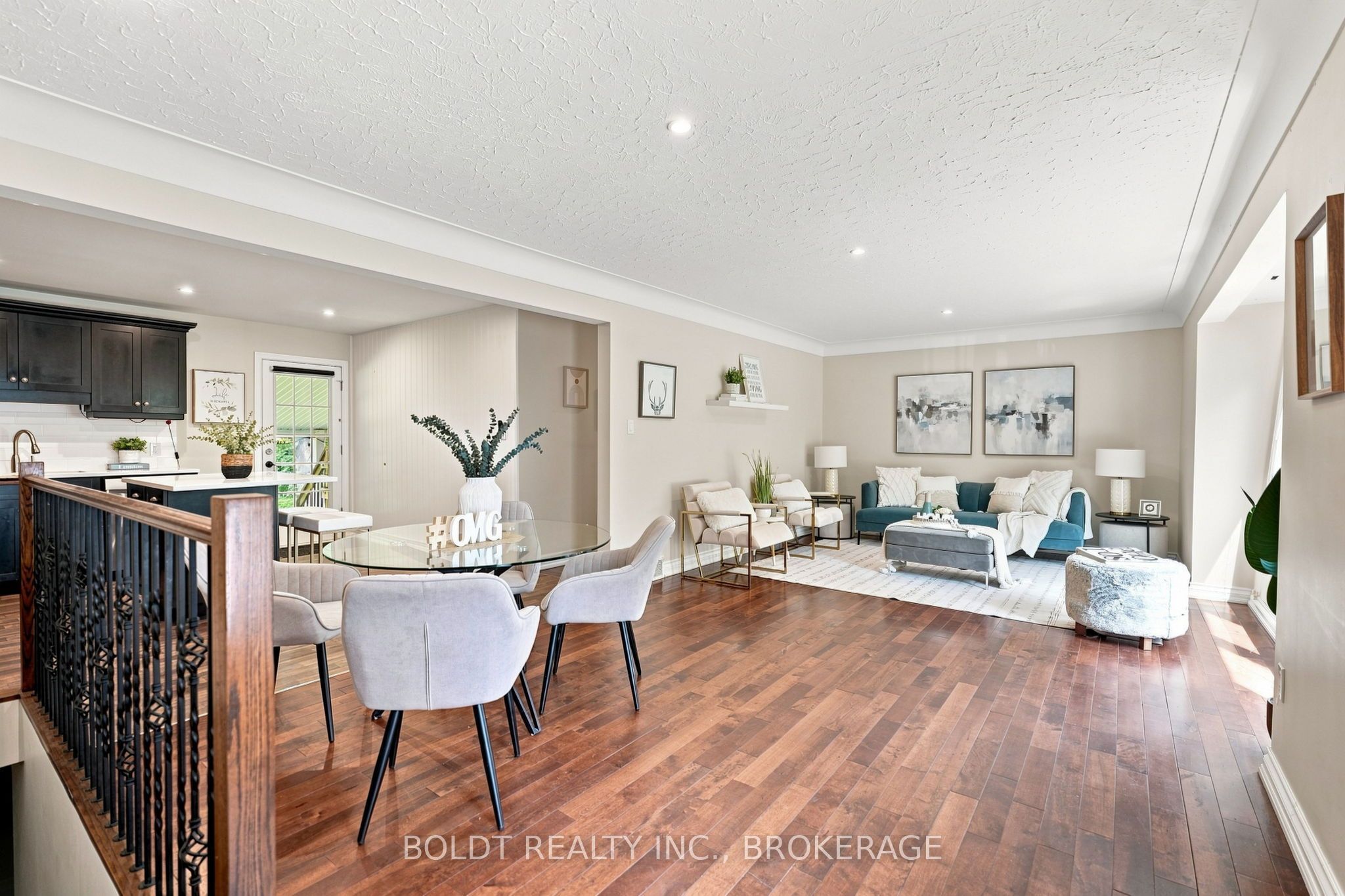 23 Woodelm Drive