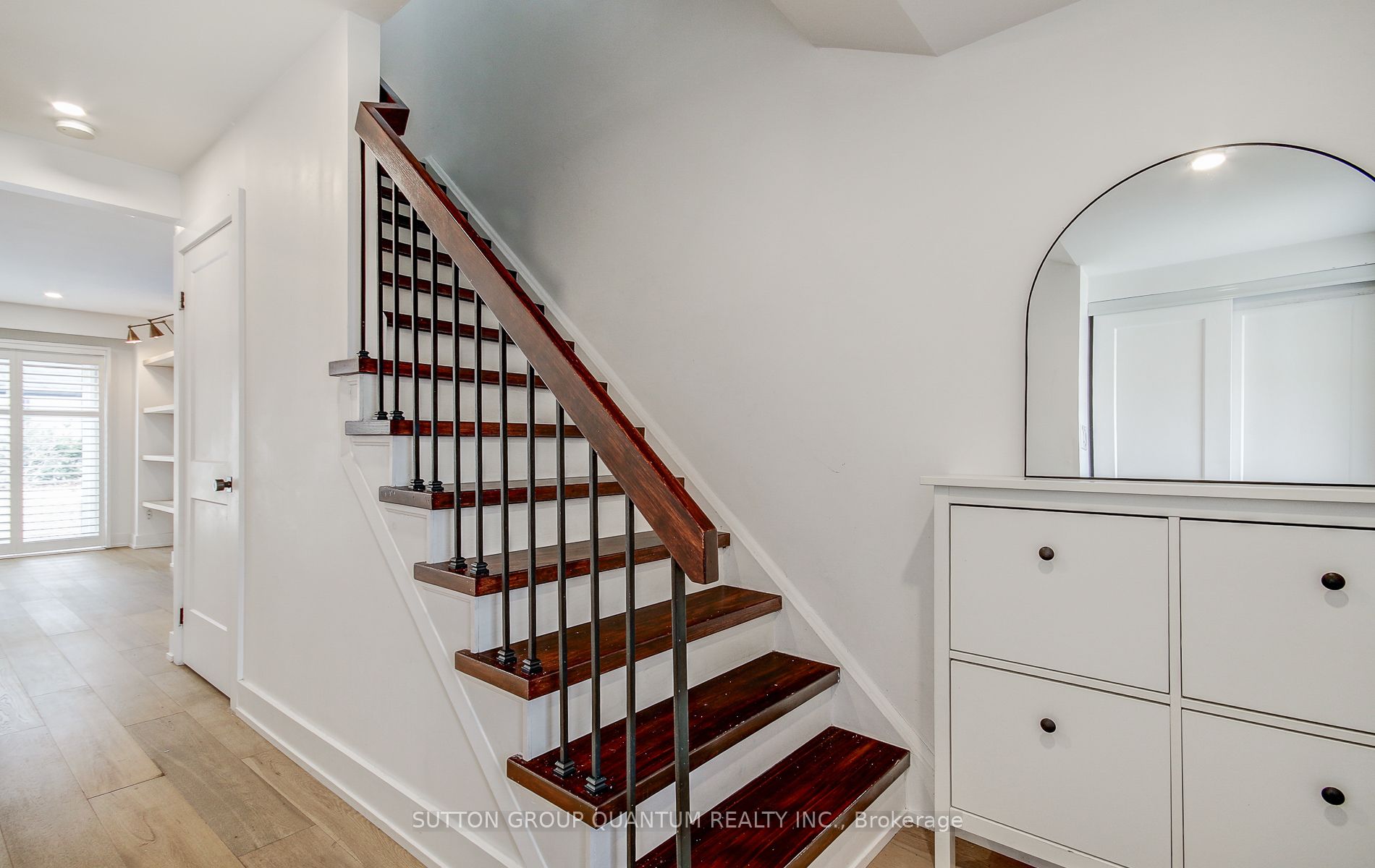 20 Mineola Road E 72