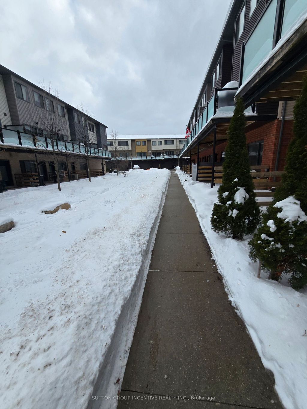 Photo of 369 Essa Road #41, Barrie, ON L4N 9C8 (MLS # S12608434)