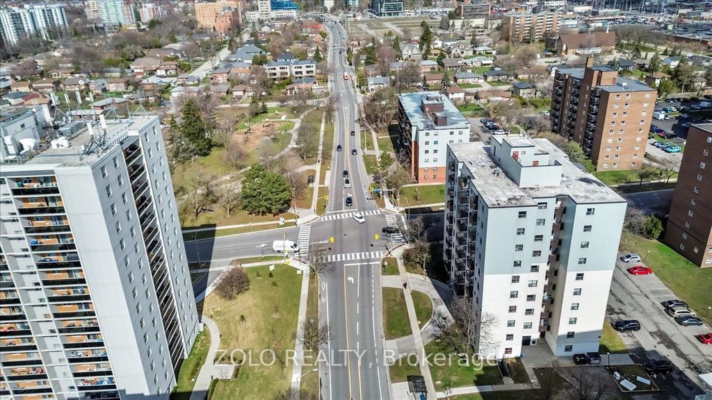 Photo of 2345 Confederation Parkway #203, Mississauga, ON L5B 2H3 (MLS # W12999302)