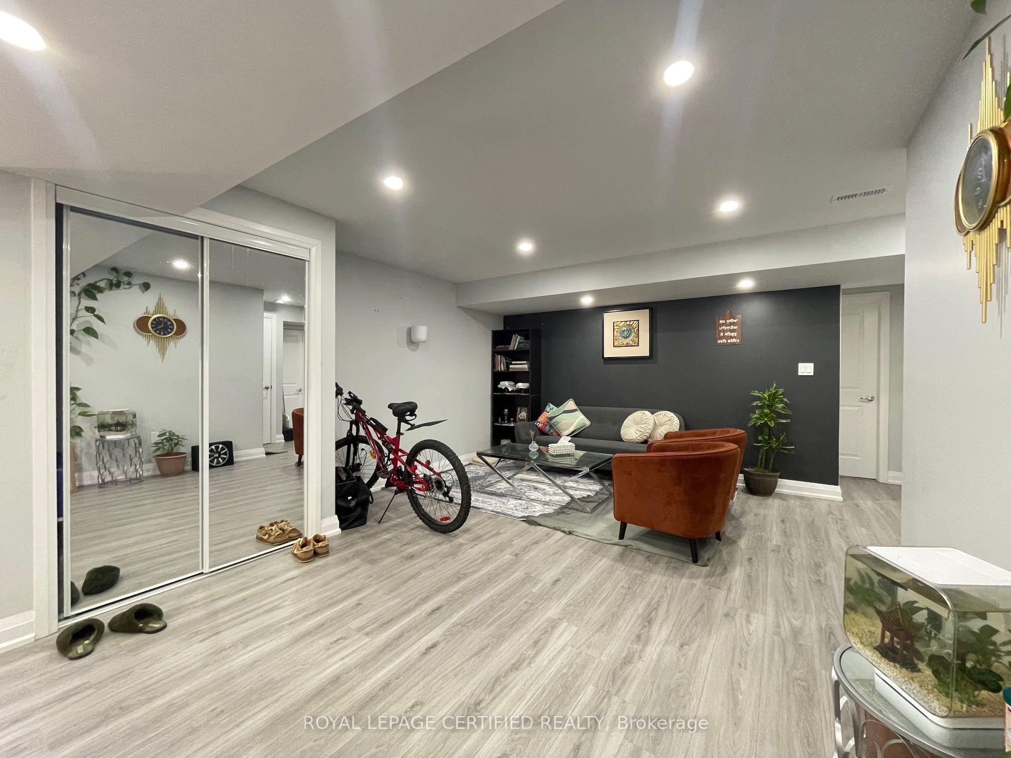 14 Dalmeny Drive Bsmt