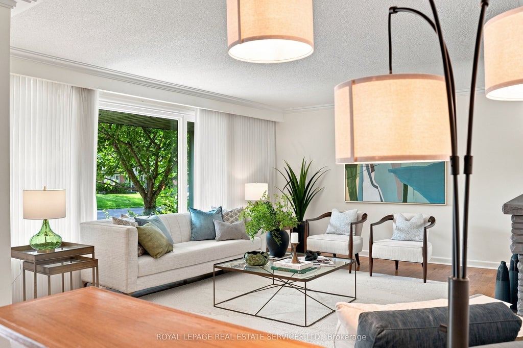 Photo of 16 Oldham Road, Toronto, ON M9A 2B7 (MLS # W13753208)