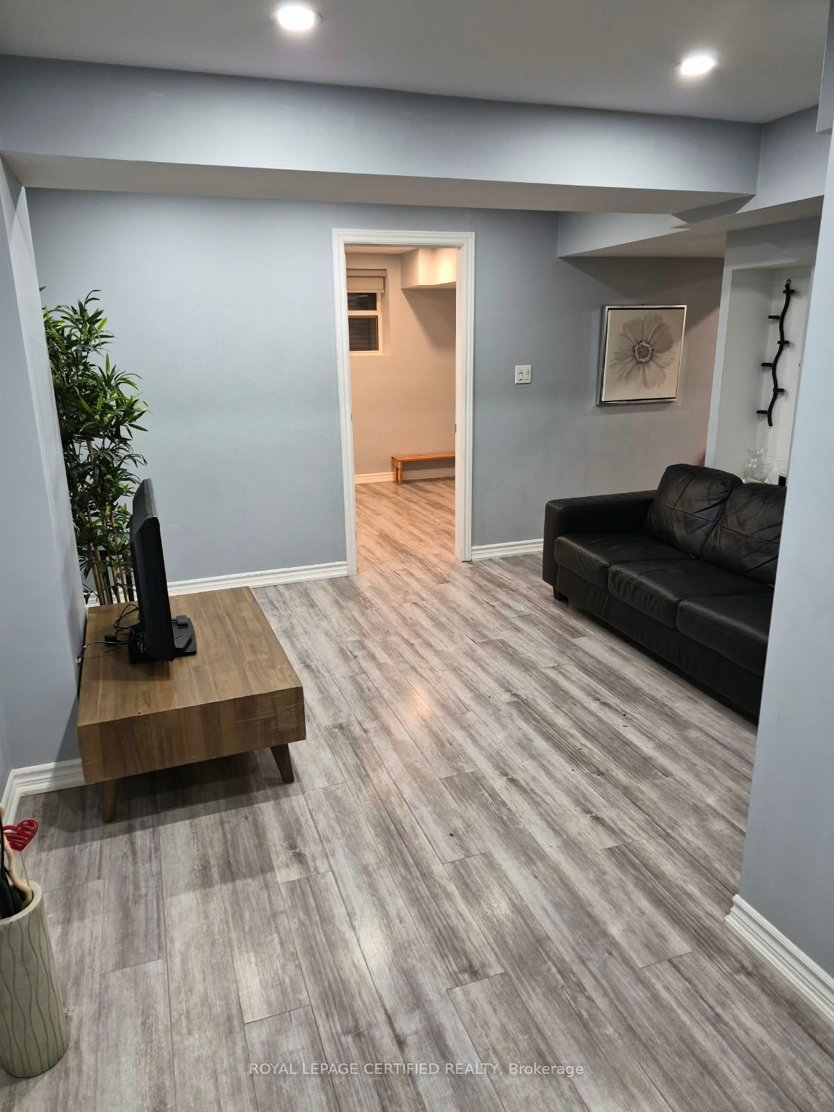 1573 Eglinton Avenue W Lower