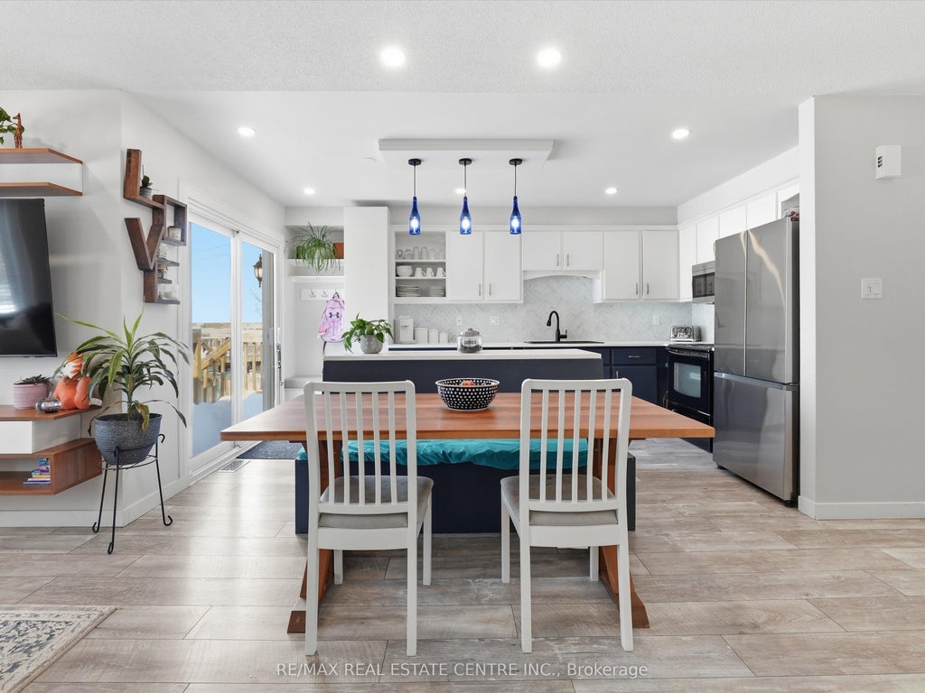 Photo of 318 Shelburne Place, Shelburne, ON L0N 1S2 (MLS # X13585768)