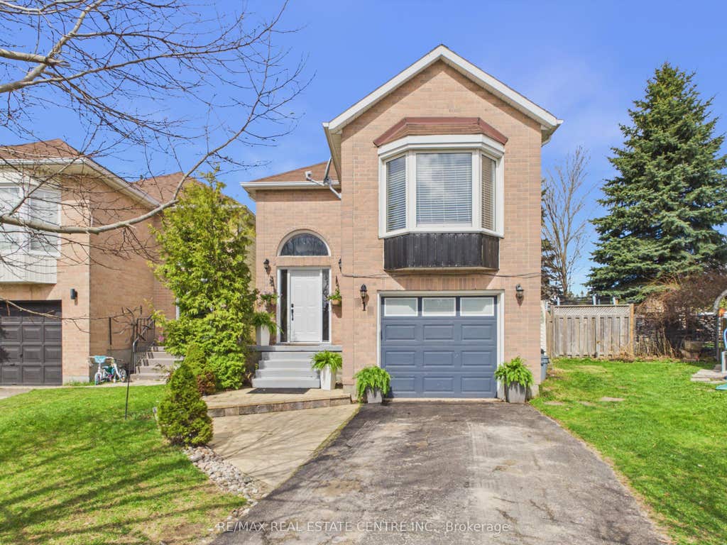 Photo of 318 Shelburne Place, Shelburne, ON L0N 1S2 (MLS # X13585768)