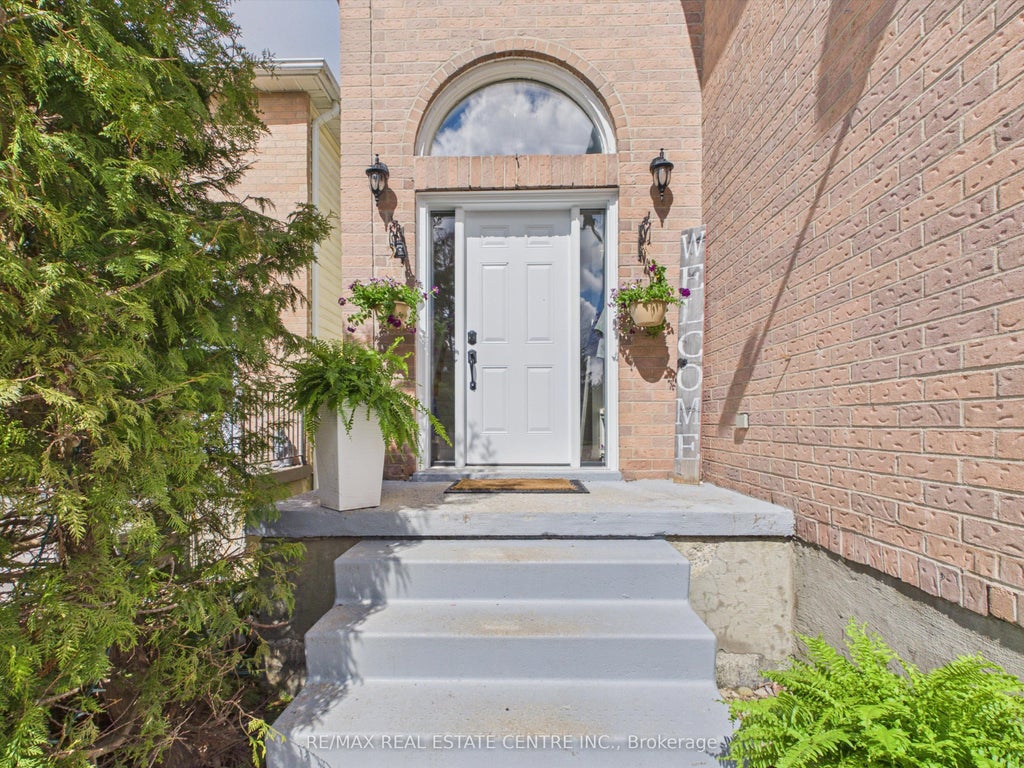 Photo of 318 Shelburne Place, Shelburne, ON L0N 1S2 (MLS # X13585768)