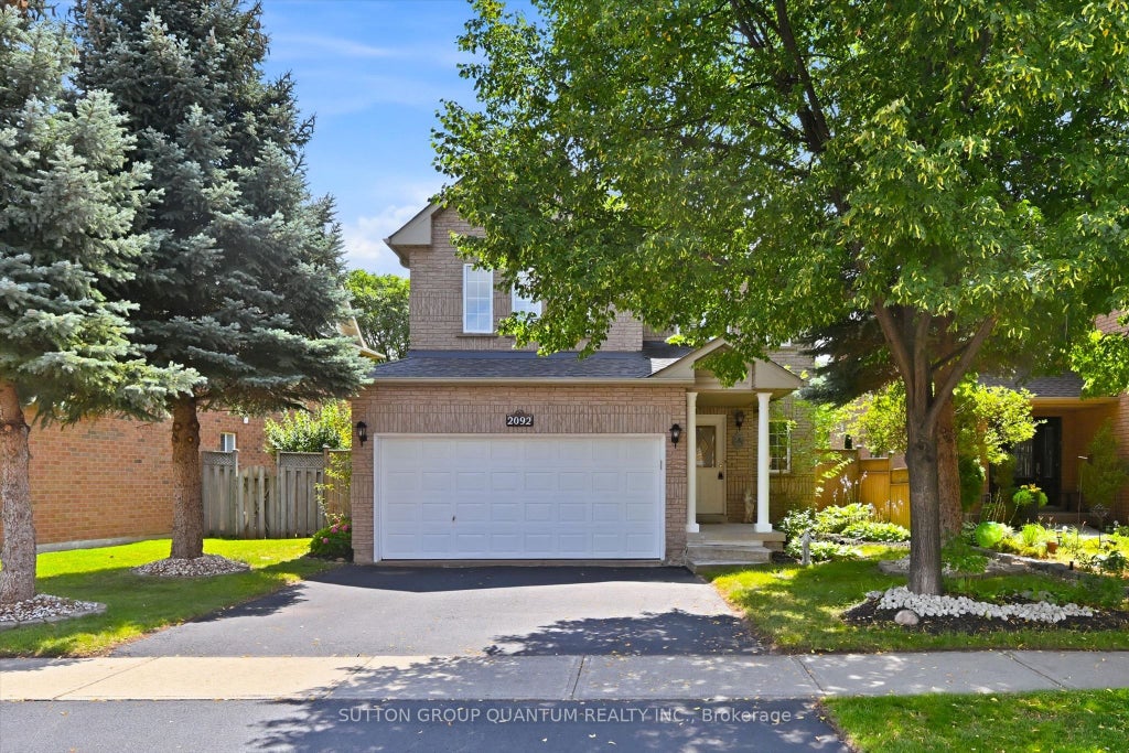 Photo of 2092 Glenfield Road, Oakville, ON L6M 3S4 (MLS # W13652650)